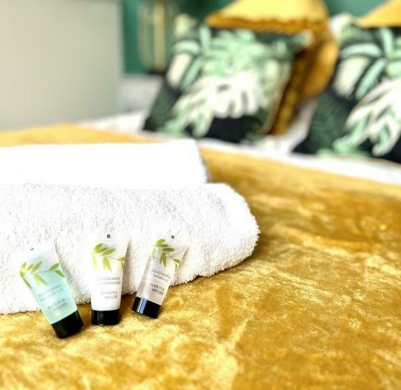 Luxurious Mk City Apartment  Walk To Train Station, Smart Tv With Netflix, Disney Plus & Prime!