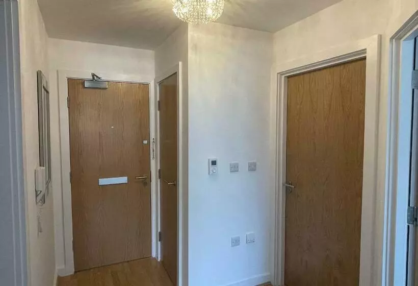 Moda Wigan   Stylish 2 Bed Apartment Central Wigan
