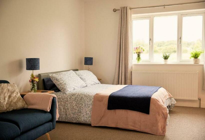 Self Contained Studio Bradford On Avon, Wilts