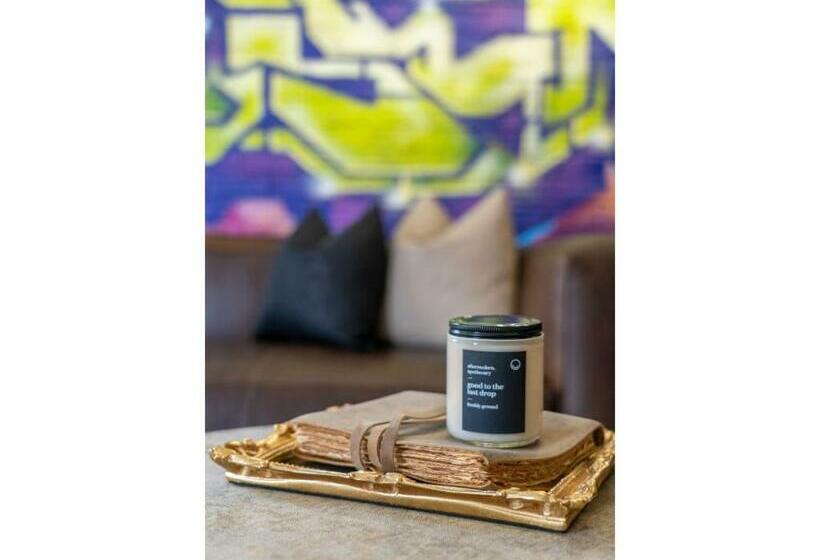 The Prohibition I Heritage Home I Sleeps 10 I Tv