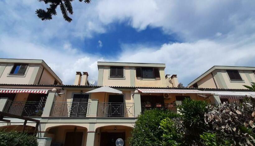 Villa Residence Golf Marco Simone, Alloggio Turistico