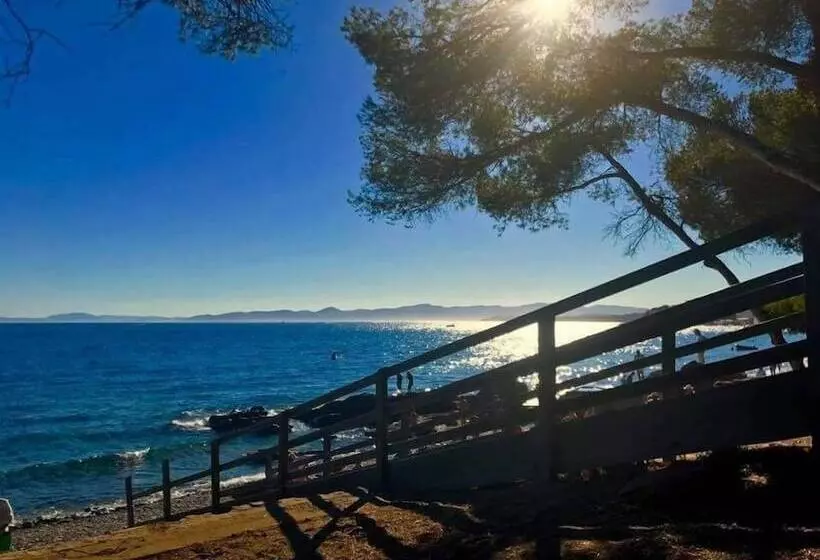 Отель Auberge Provençale