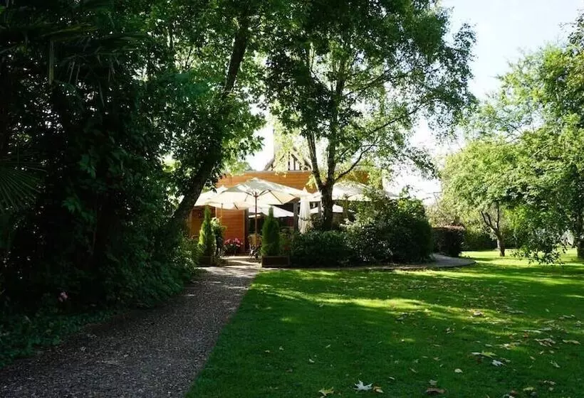 Hotel Domaine De L'arbrelle