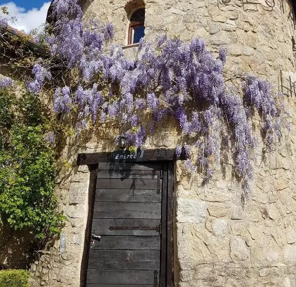 هتل Domaine De Vareilles