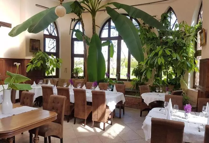 هتل Domaine De Vareilles