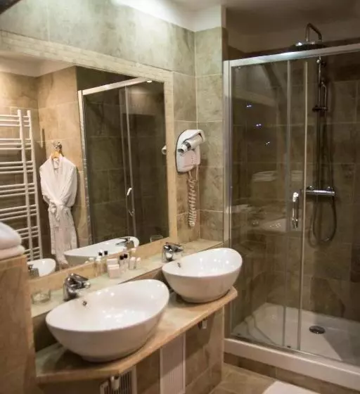 هتل Domaine De Vareilles