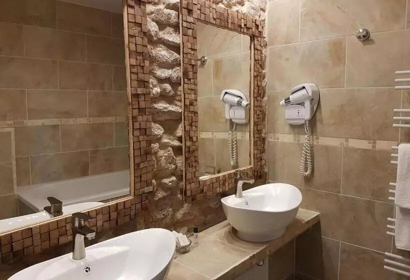 هتل Domaine De Vareilles