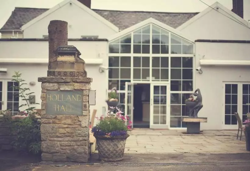هتل Holland Hall