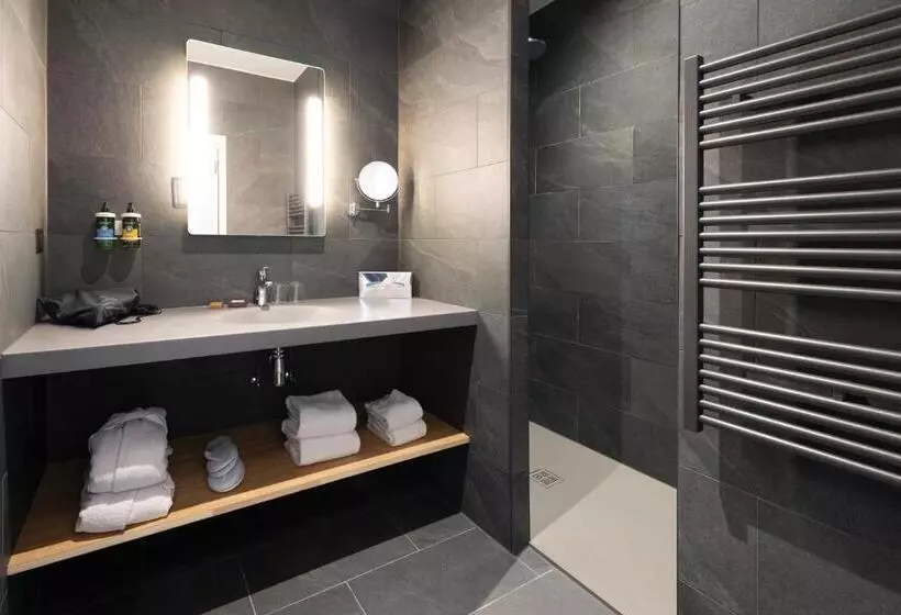 هتل Hôtel Restaurant Spa Les Jardins De Sophie