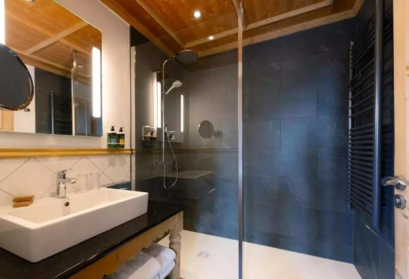 هتل Hôtel Restaurant Spa Les Jardins De Sophie