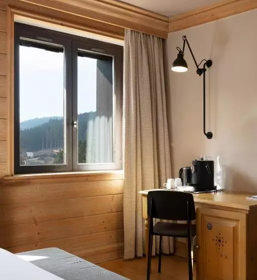 هتل Hôtel Restaurant Spa Les Jardins De Sophie