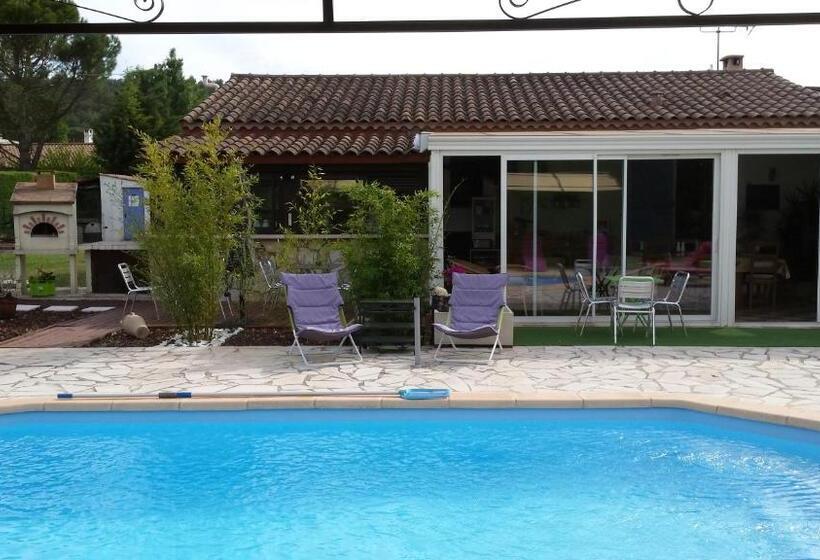 فندق L étape Provencale