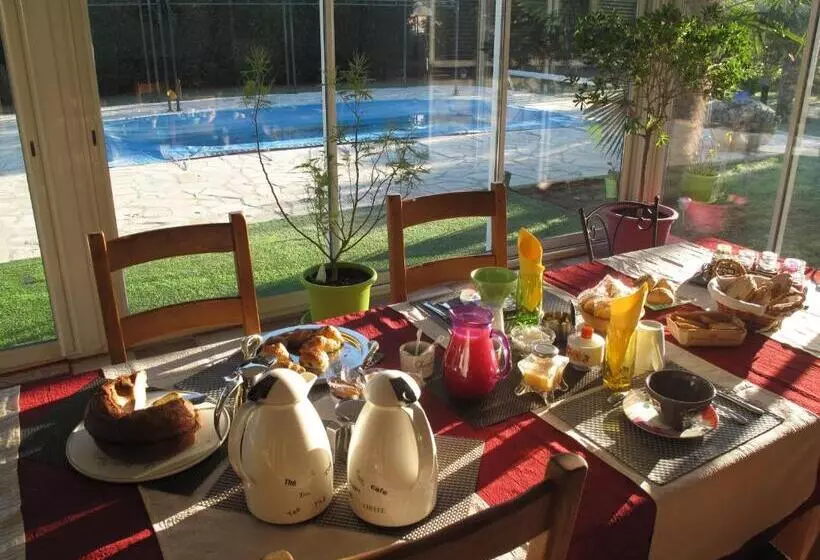 Hotel L étape Provencale