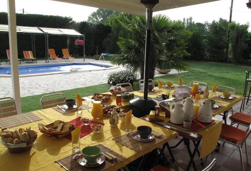 فندق L étape Provencale