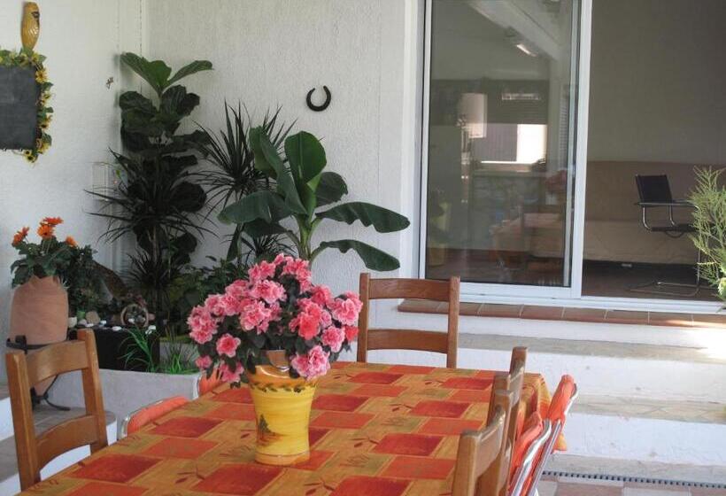 فندق L étape Provencale