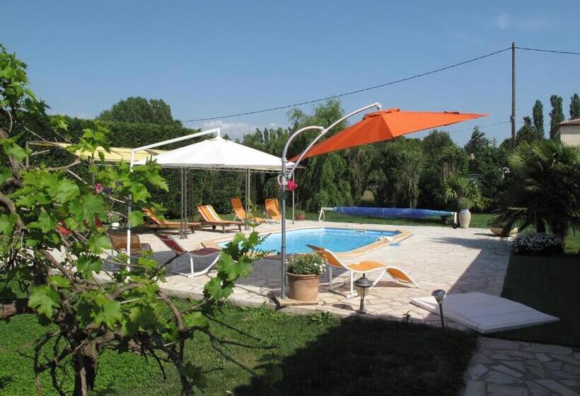 فندق L étape Provencale