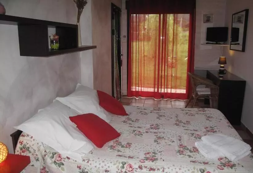 Hotel L étape Provencale