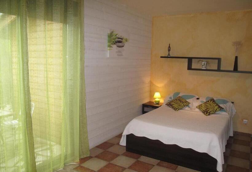 فندق L étape Provencale