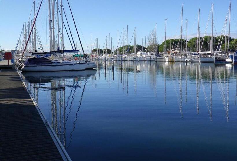 בית מלון כפרי Le Spinaker