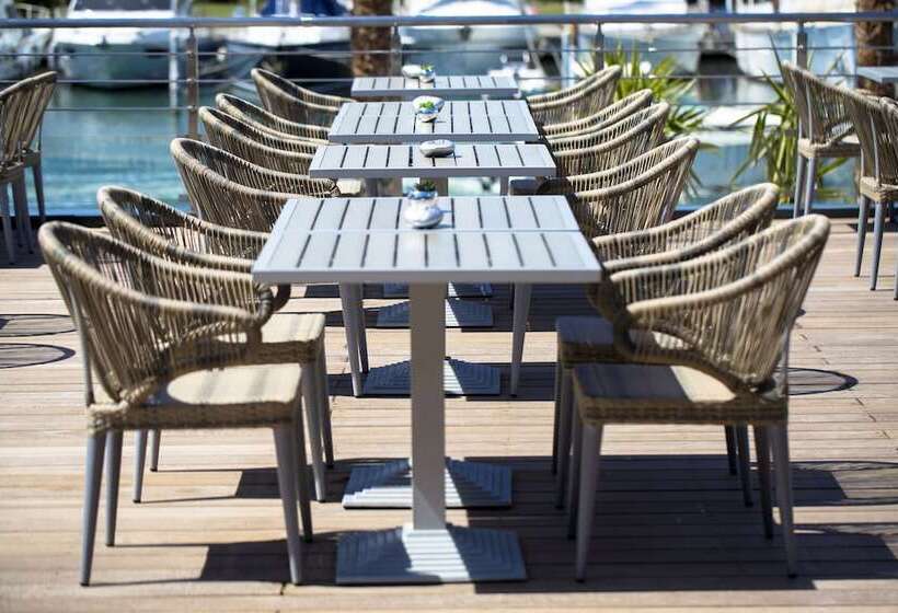 בית מלון כפרי Le Spinaker