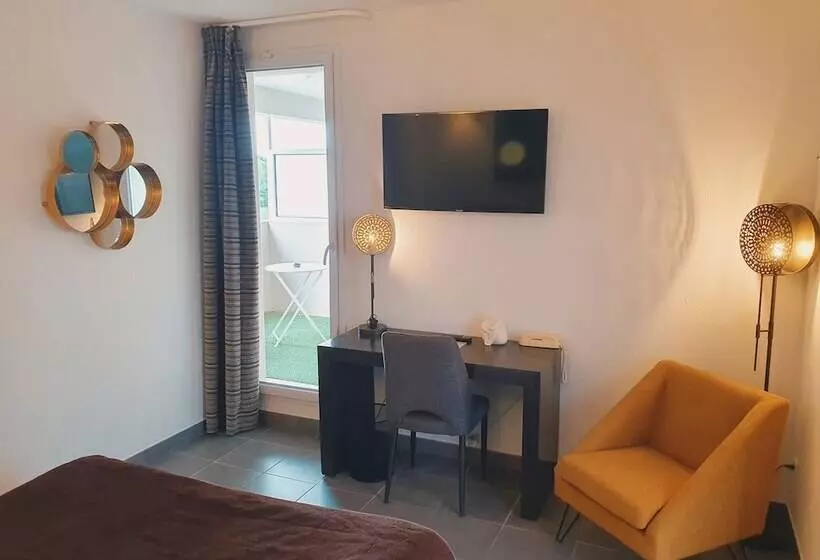 Otel Patio De Violette