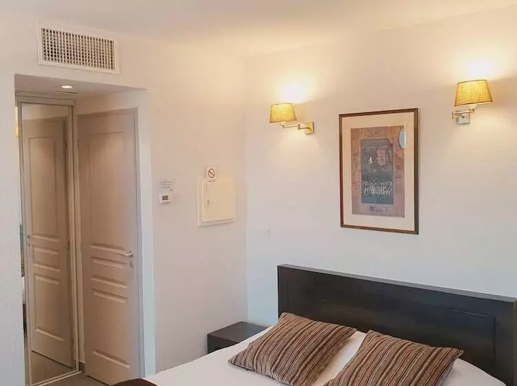 Otel Patio De Violette