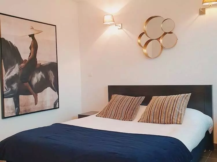 Otel Patio De Violette