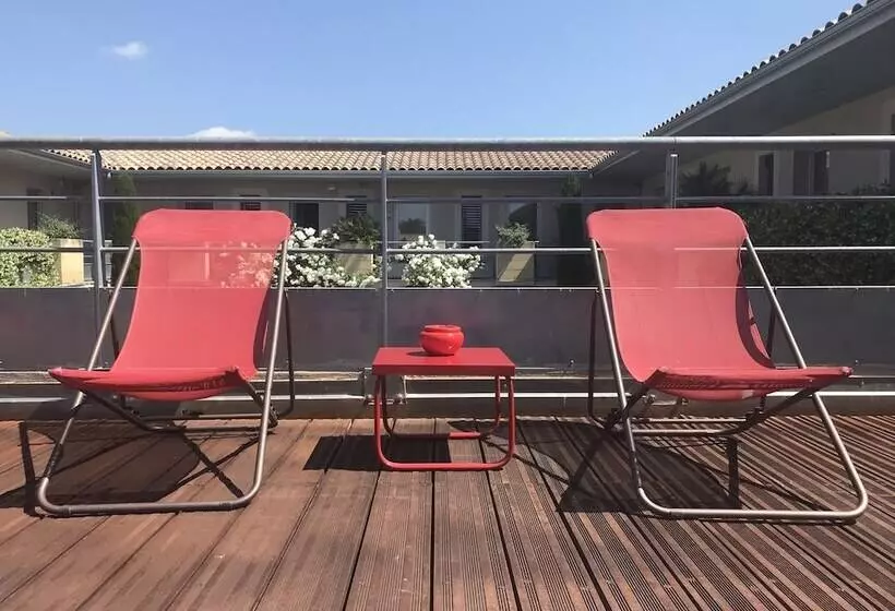 Otel Patio De Violette