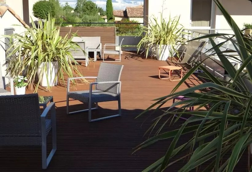 Otel Patio De Violette