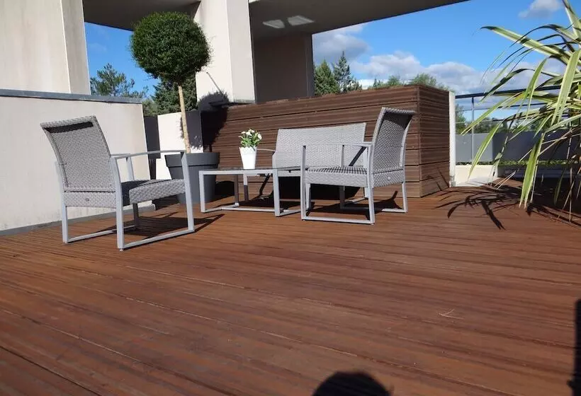 Otel Patio De Violette