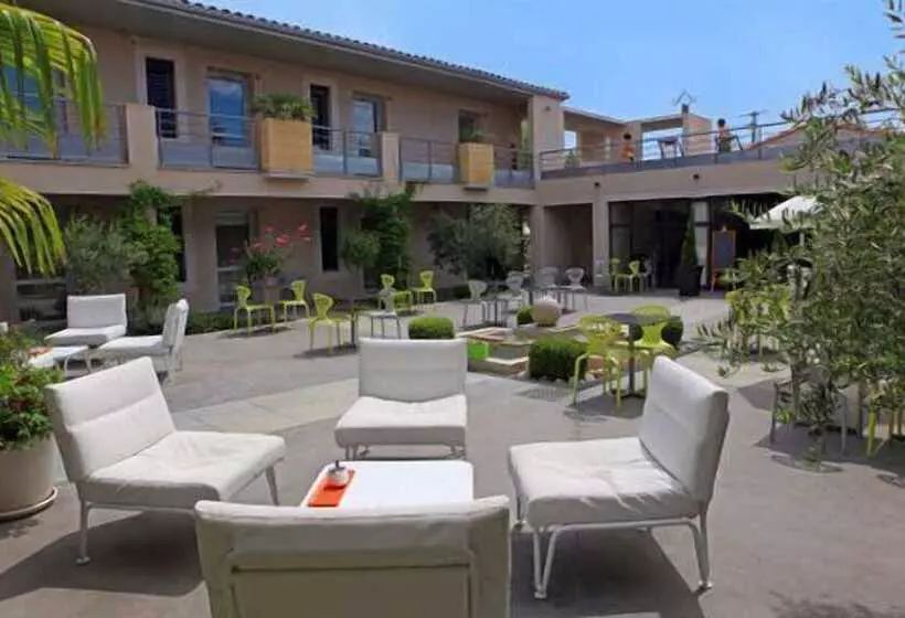 Otel Patio De Violette