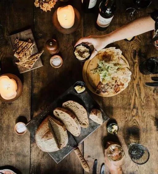 فندق The Farmhouse At Redcoats