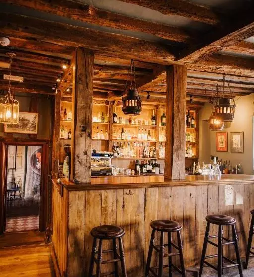 فندق The Farmhouse At Redcoats