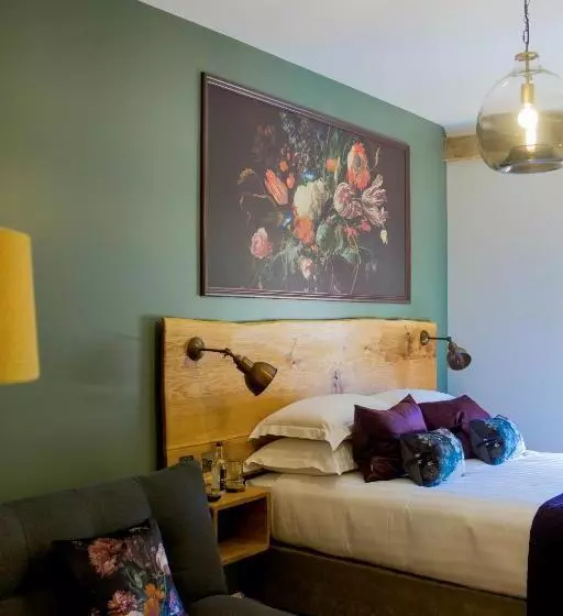 فندق The Farmhouse At Redcoats