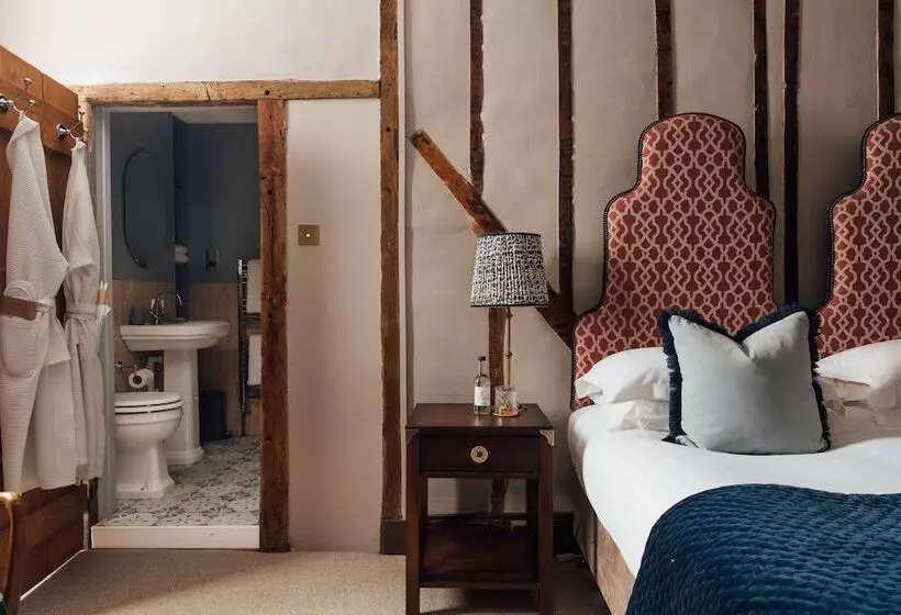 فندق The Farmhouse At Redcoats