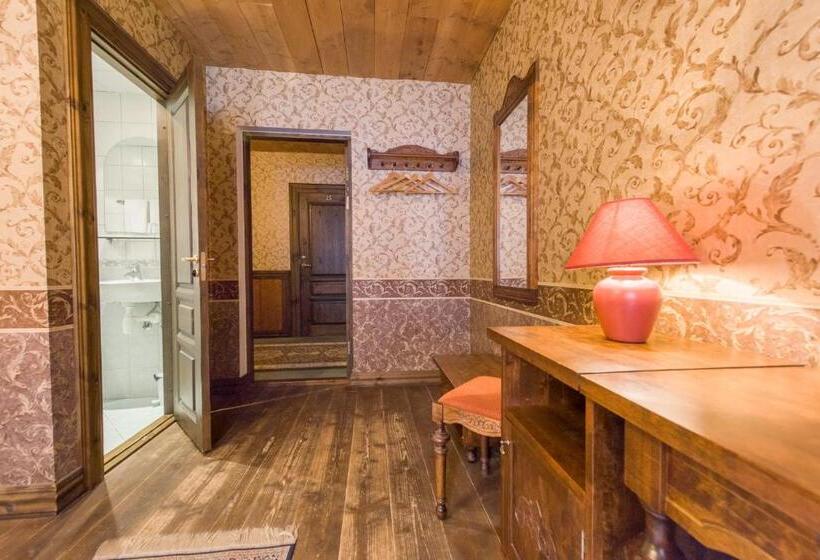 هتل St. Peterburg