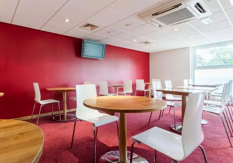 Hotel Travelodge Camberley