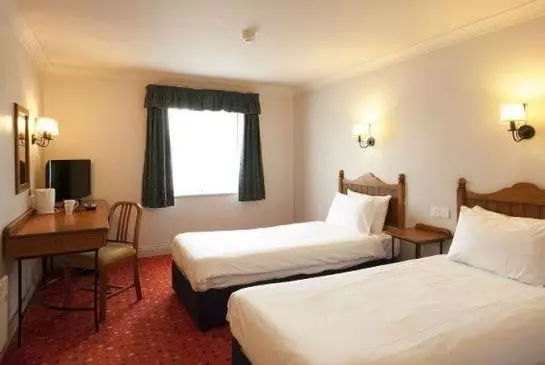 Отель Travelodge Havant Rowland's Castle