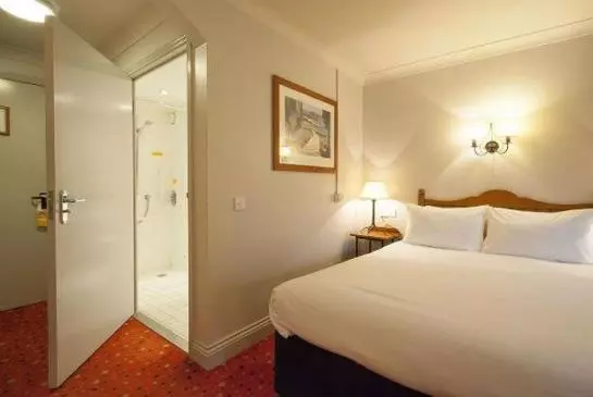 Отель Travelodge Havant Rowland's Castle