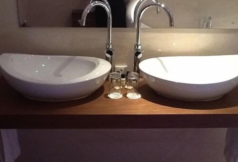 Пансион La Fontana Italian Restaurant With Rooms