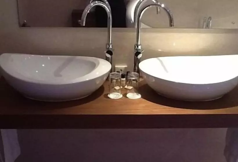 膳宿费 La Fontana Italian Restaurant With Rooms