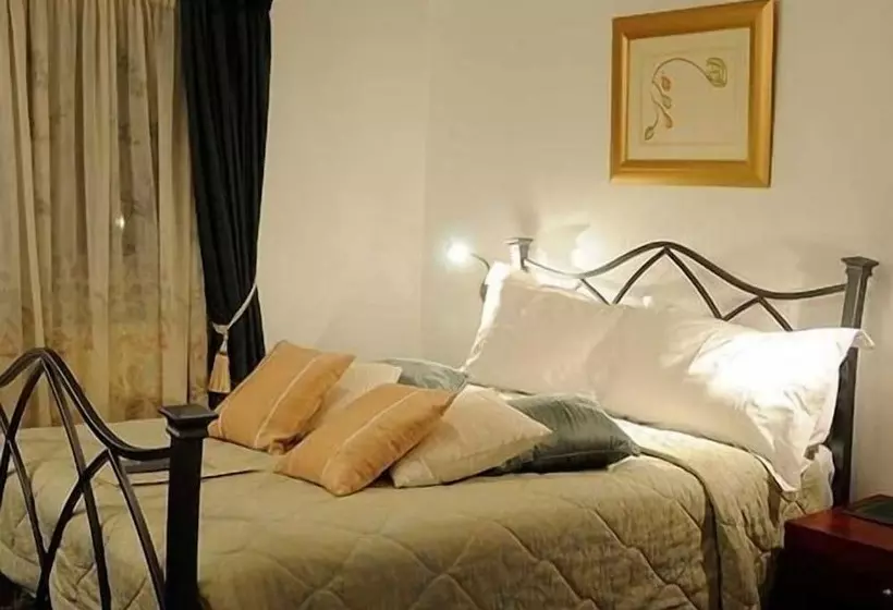 膳宿费 La Fontana Italian Restaurant With Rooms