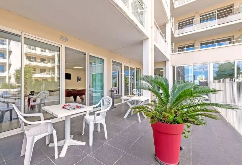 Residenssi Vacanceole  Le Domaine De Bertheaume