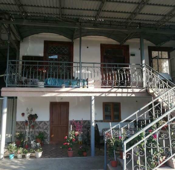 живописный дом