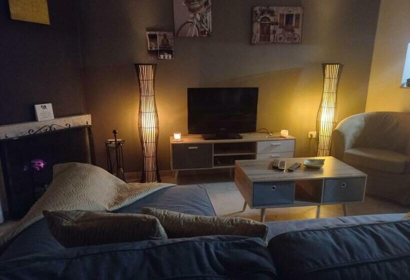 Casa Mira Casares Costa