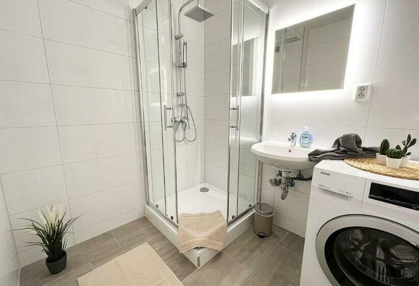 Cozy And Modern 3 Room Apartment