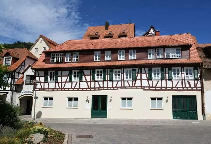 Das Schiefe Haus Wohnung Starkenburg