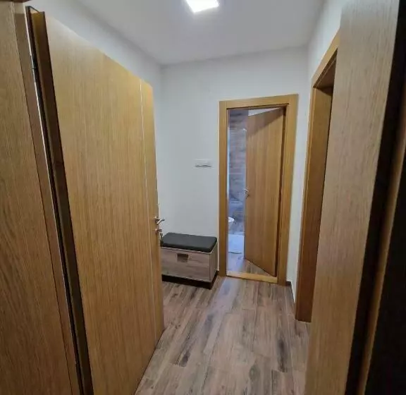 Nina Apartman 2