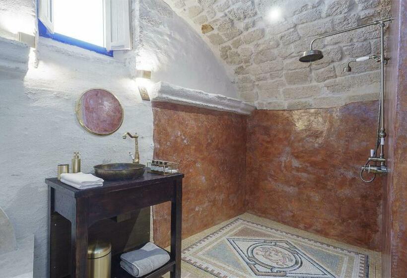 ペンション Les Confidentielles