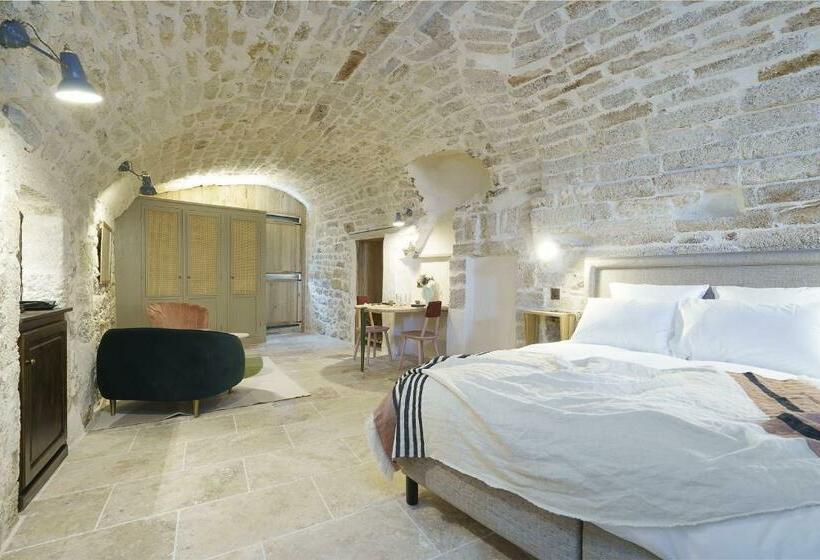 ペンション Les Confidentielles